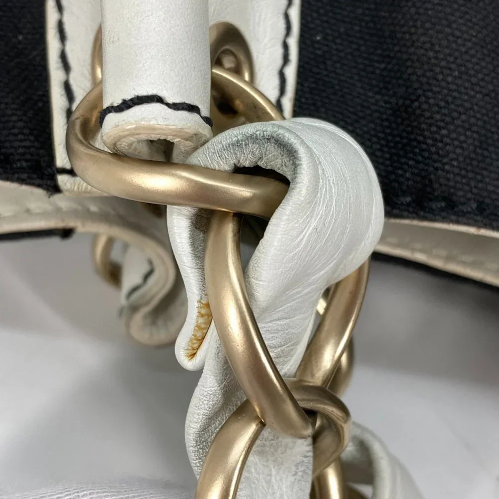 CHANEL Black Leather Shoulder Bag
